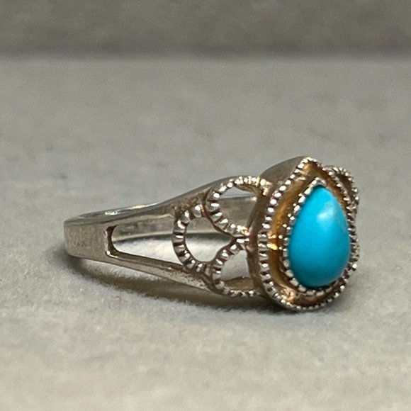 Turquoise Sterling Ring - Picture 10 of 16